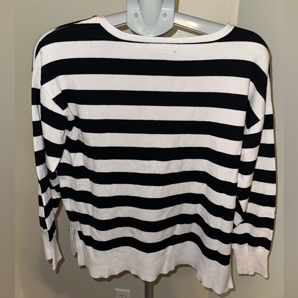 Marled by Reunited Black & White Striped Sweater Red Heart “Love” - Picture 6 of 6